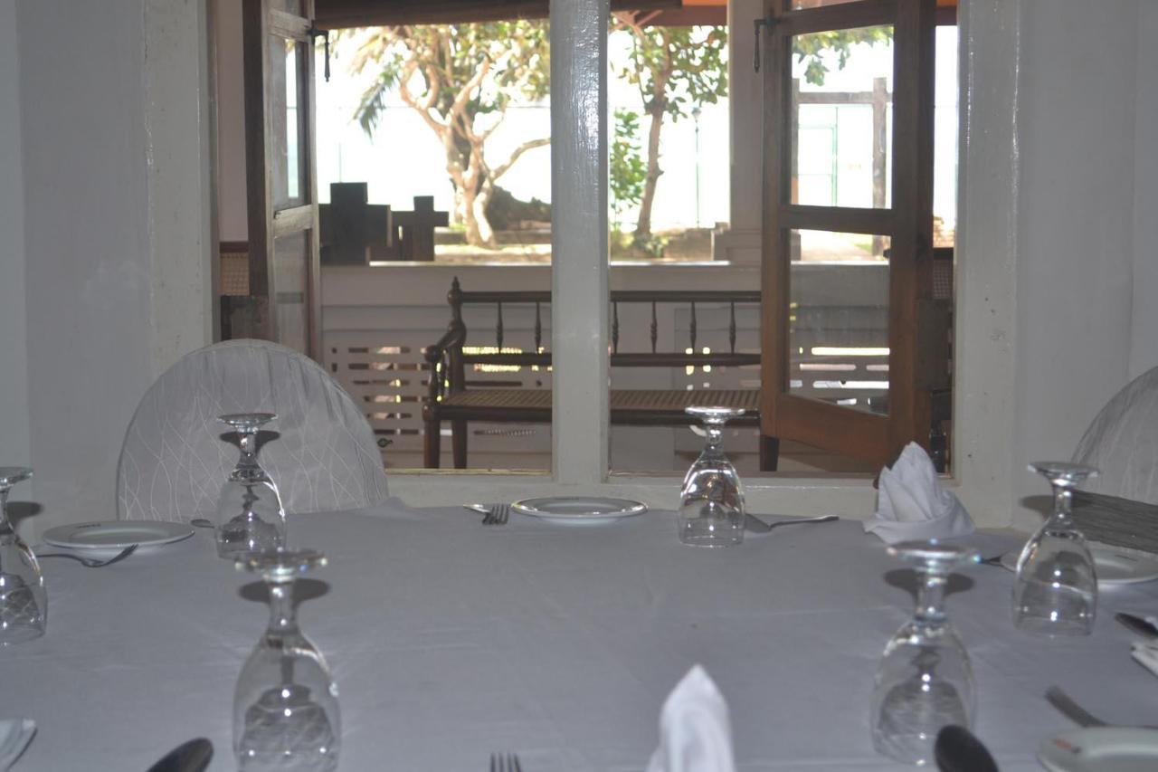 Hôtel Rest House Matara Extérieur photo