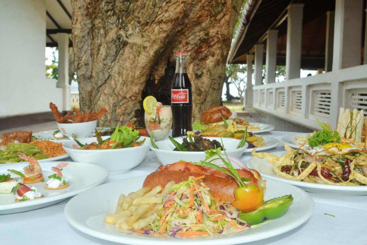 Hôtel Rest House Matara Extérieur photo