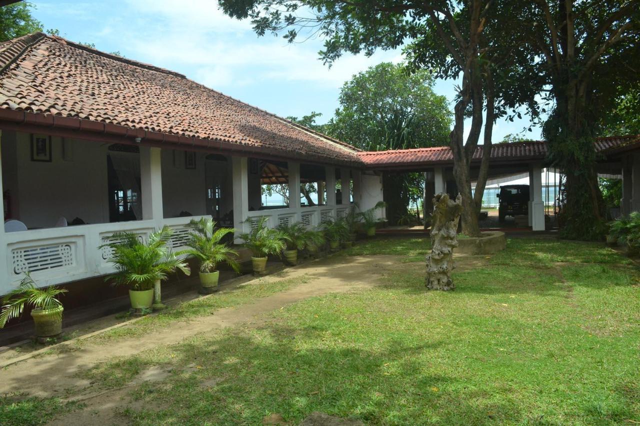 Hôtel Rest House Matara Extérieur photo